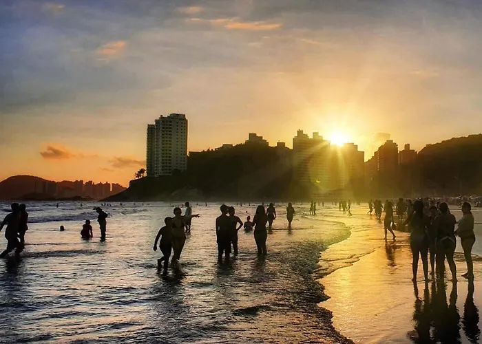 Apartamento encantador no Guarujá, praia da Enseada - Apenas 600m da praia !